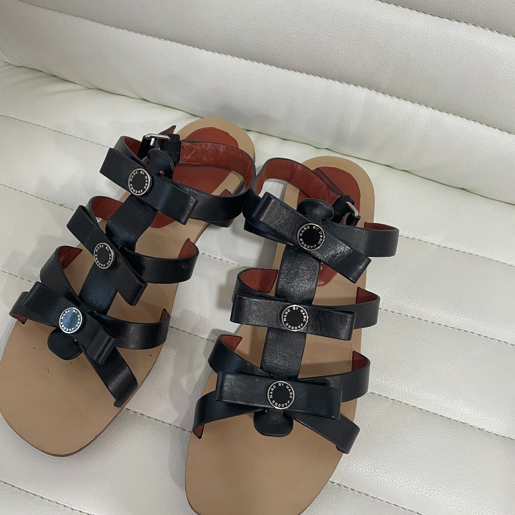 Marc By Marc Jacobs Leather Strappy Sandals Black Flat Logo Buckle Size 39